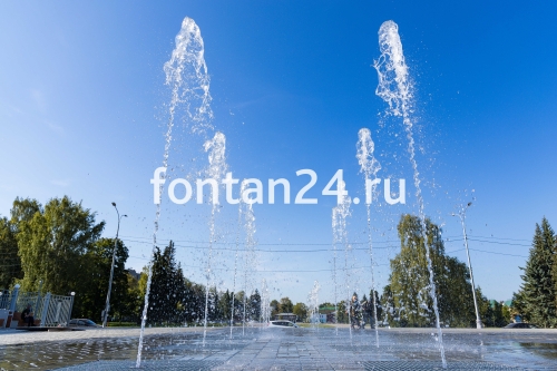 Фонтан в районе здания государственного цирка